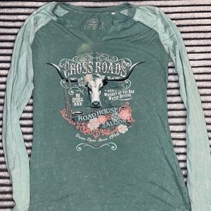 Size M long sleeve shirt never worn been in a box of clothes